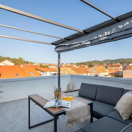 Apartman Centar 2 *